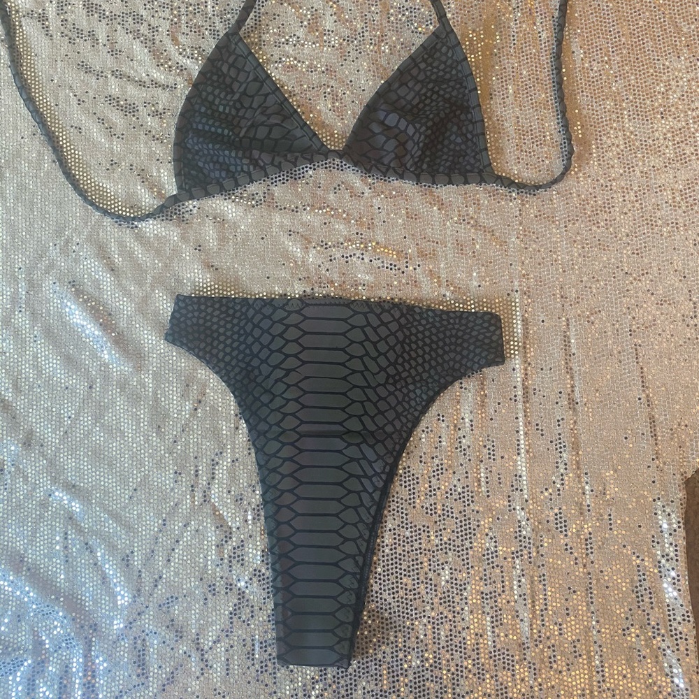 Two piece Rainbow and Reflective bikini set - Picture 7 of 8